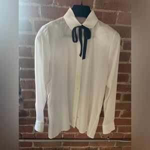 Never worn Gucci blouse